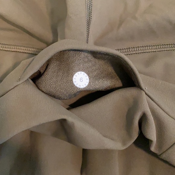 Lululemon green mesh design leggings - Picture 7 of 7